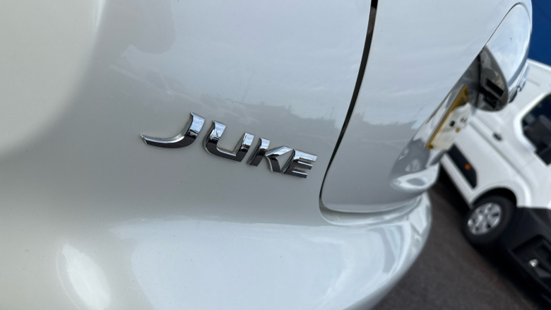 Nissan Juke 1.5 dCi N-Connecta 5dr Diesel Hatchback